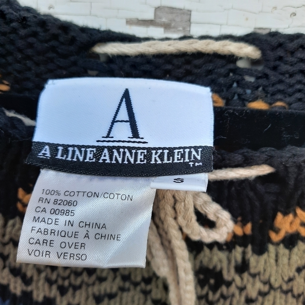 Vintage A Line Anne Klein sweater size small - Picture 4 of 4